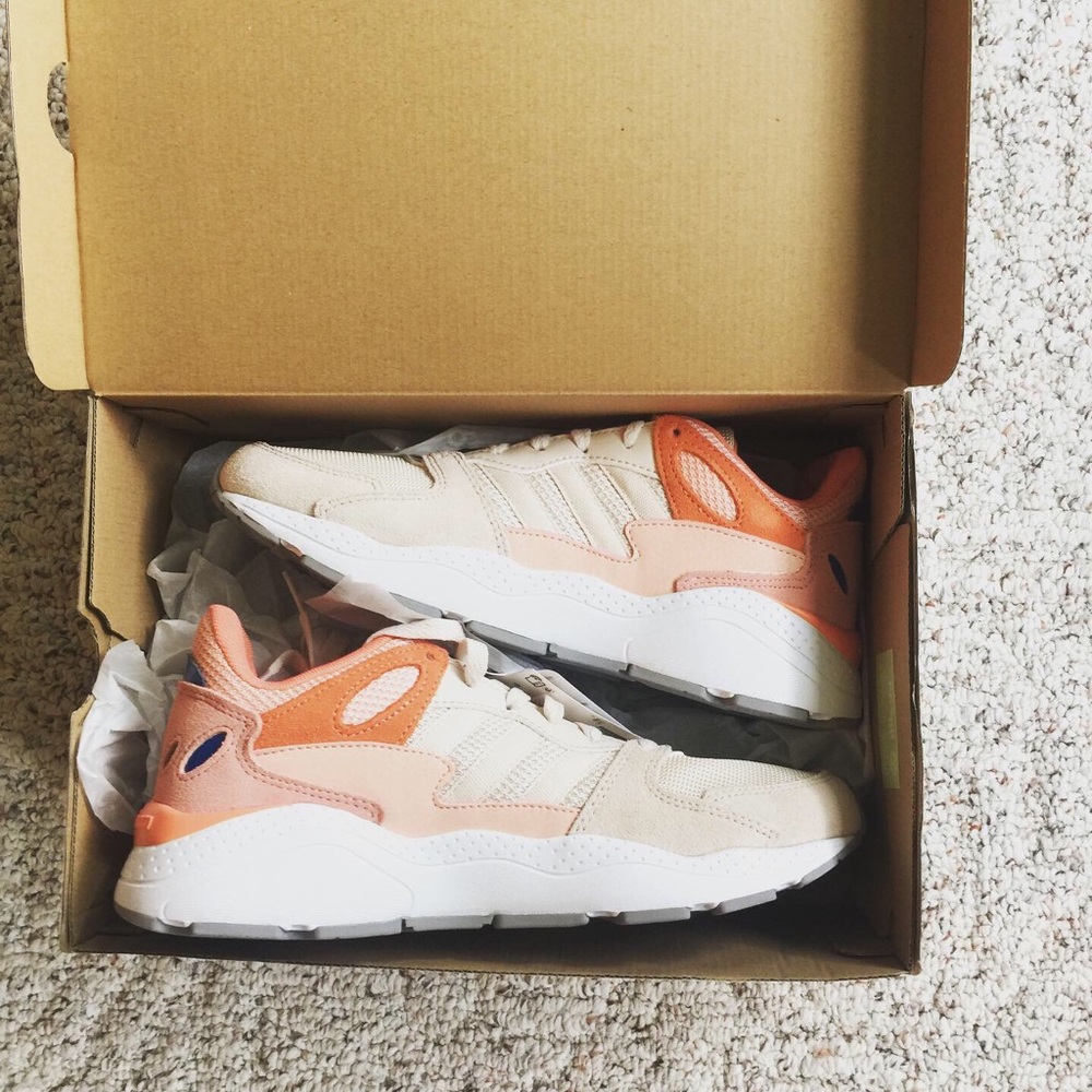 SOLD-Adidas 🌈NWT🌈 sneaker
